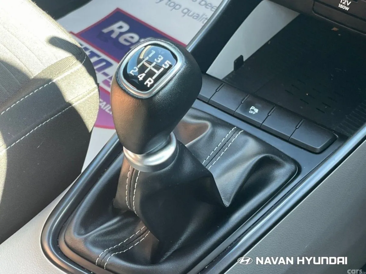 Hyundai i20 Hatchback, Petrol, 2023, Grey