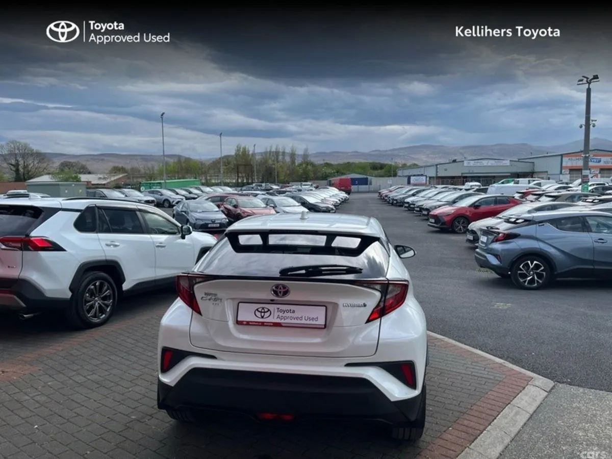 Toyota C-HR SUV, Petrol Hybrid, 2021, White