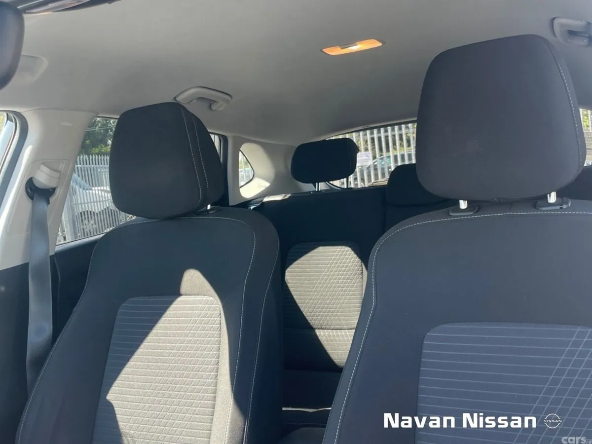 Hyundai i20 Hatchback, Petrol, 2023, Grey