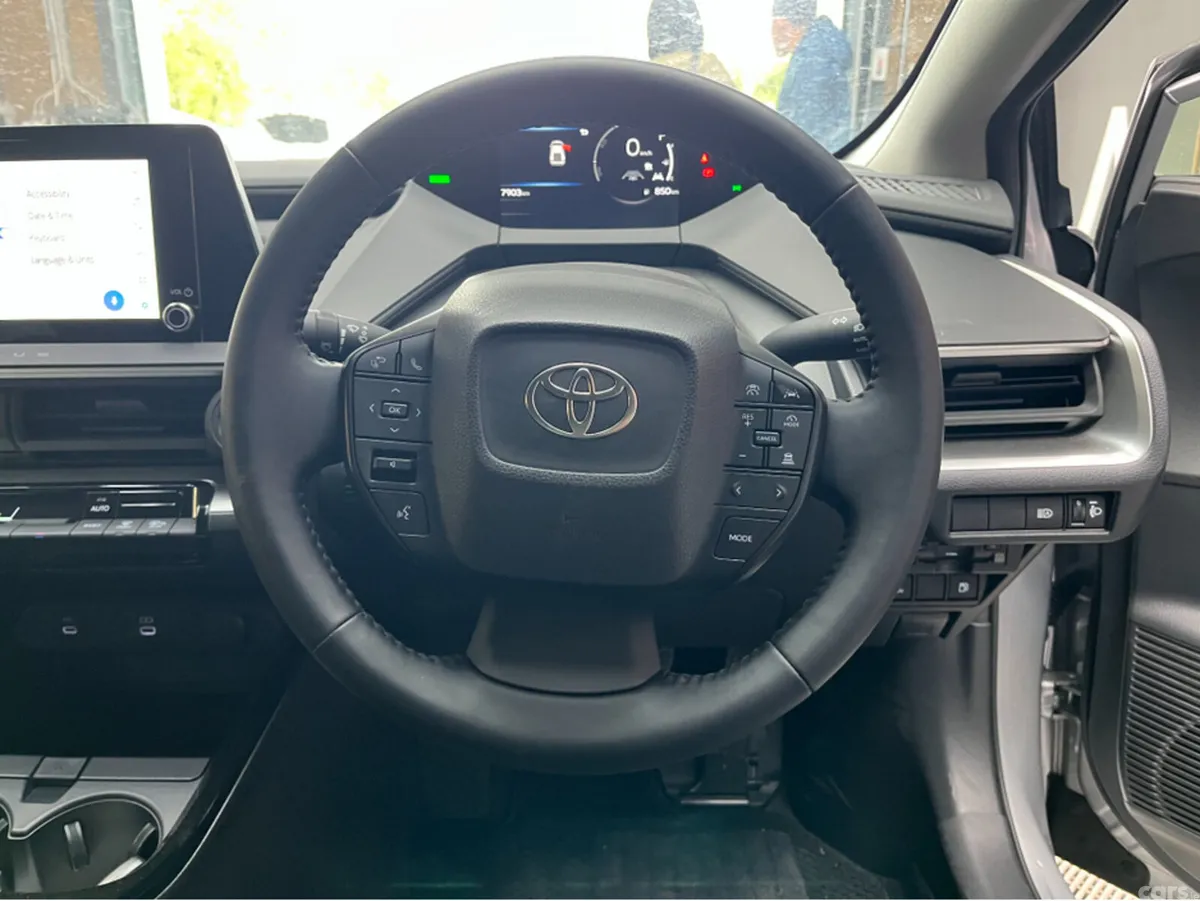 Toyota Prius Estate, Petrol, 2025, Silver