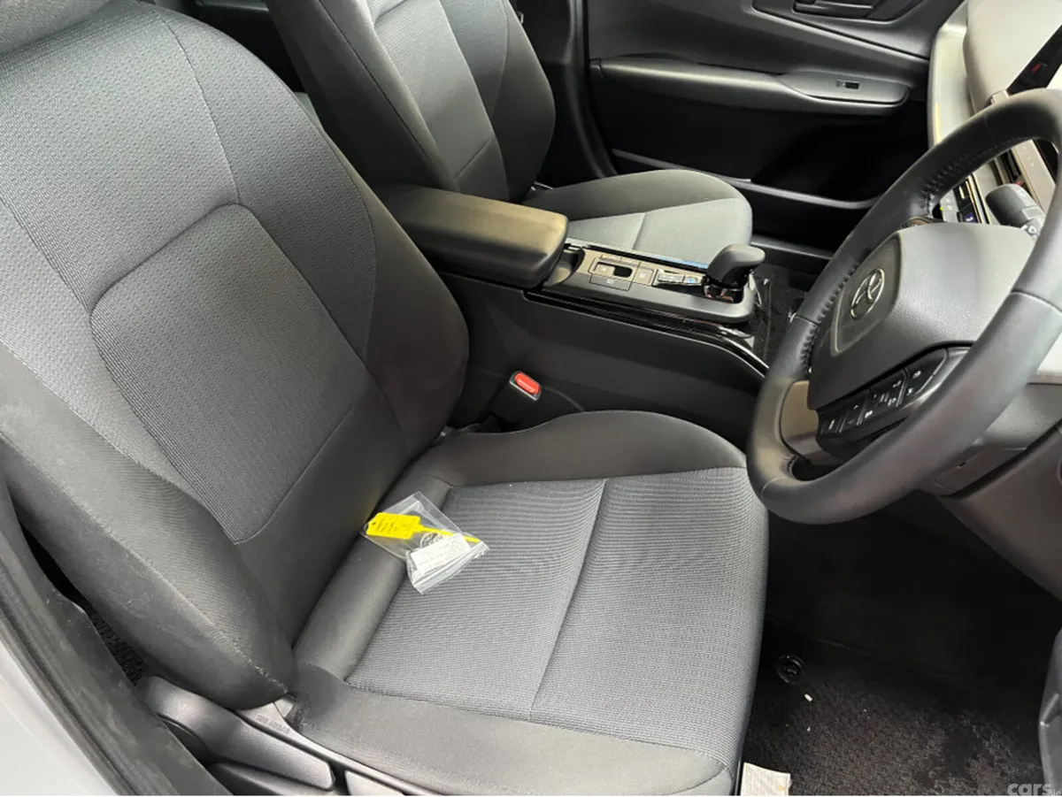 Toyota Prius Estate, Petrol, 2025, Silver