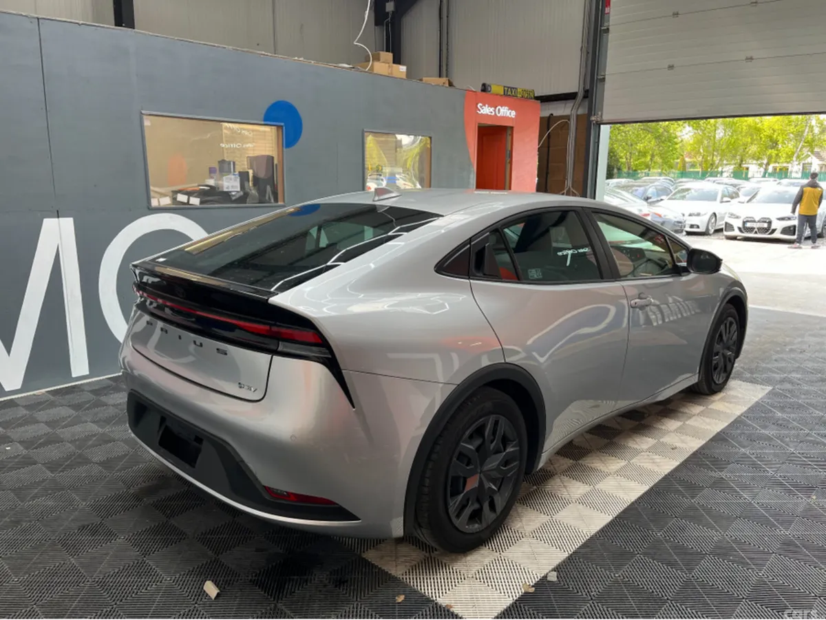 Toyota Prius Estate, Petrol, 2025, Silver