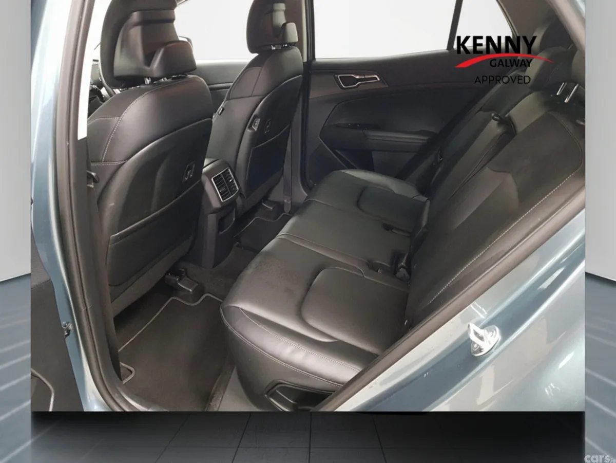 Kia Sportage MPV, Diesel, 2024, Grey