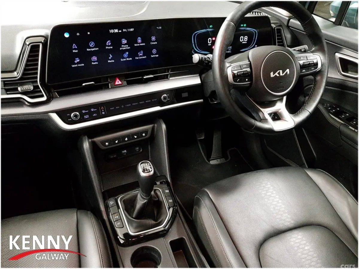 Kia Sportage MPV, Diesel, 2024, Grey
