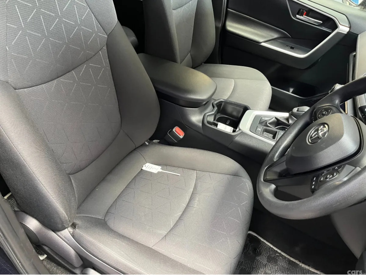 Toyota RAV4 SUV, Petrol Hybrid, 2023, Blue