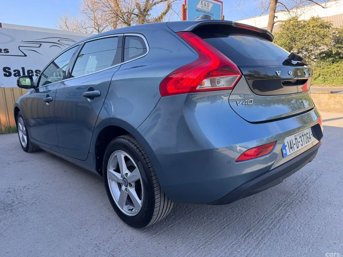 Volvo V40 Hatchback, Diesel, 2014, Blue