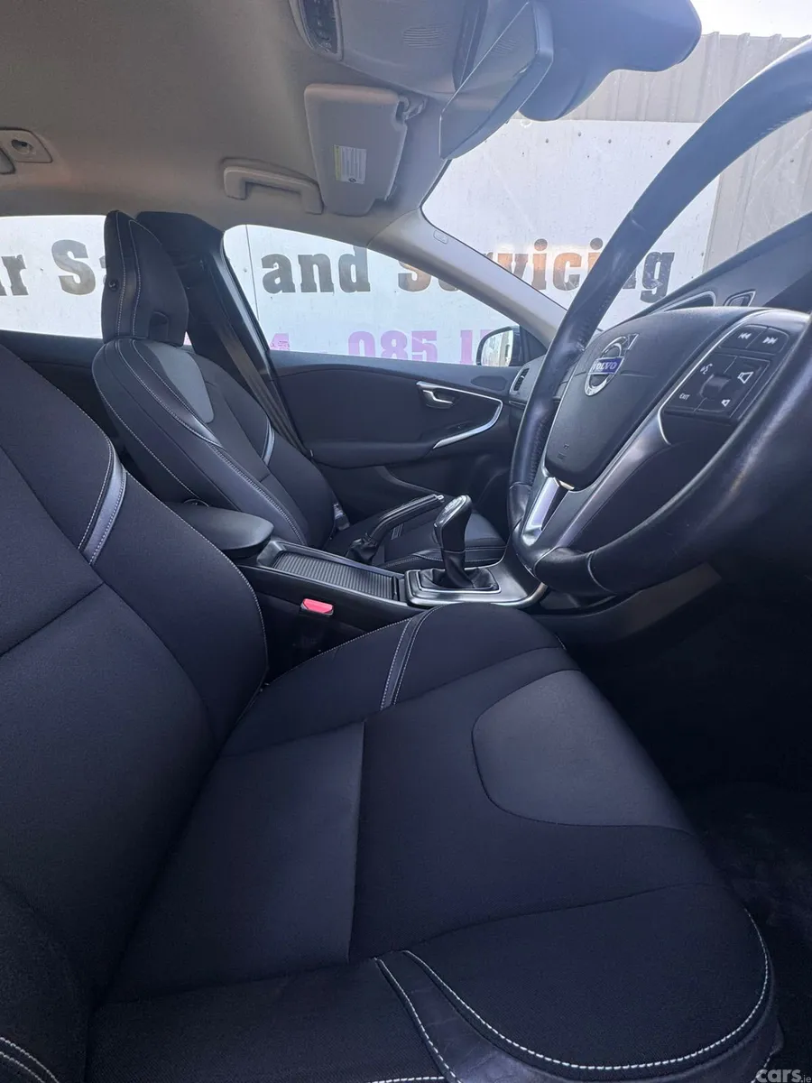 Volvo V40 Hatchback, Diesel, 2014, Blue