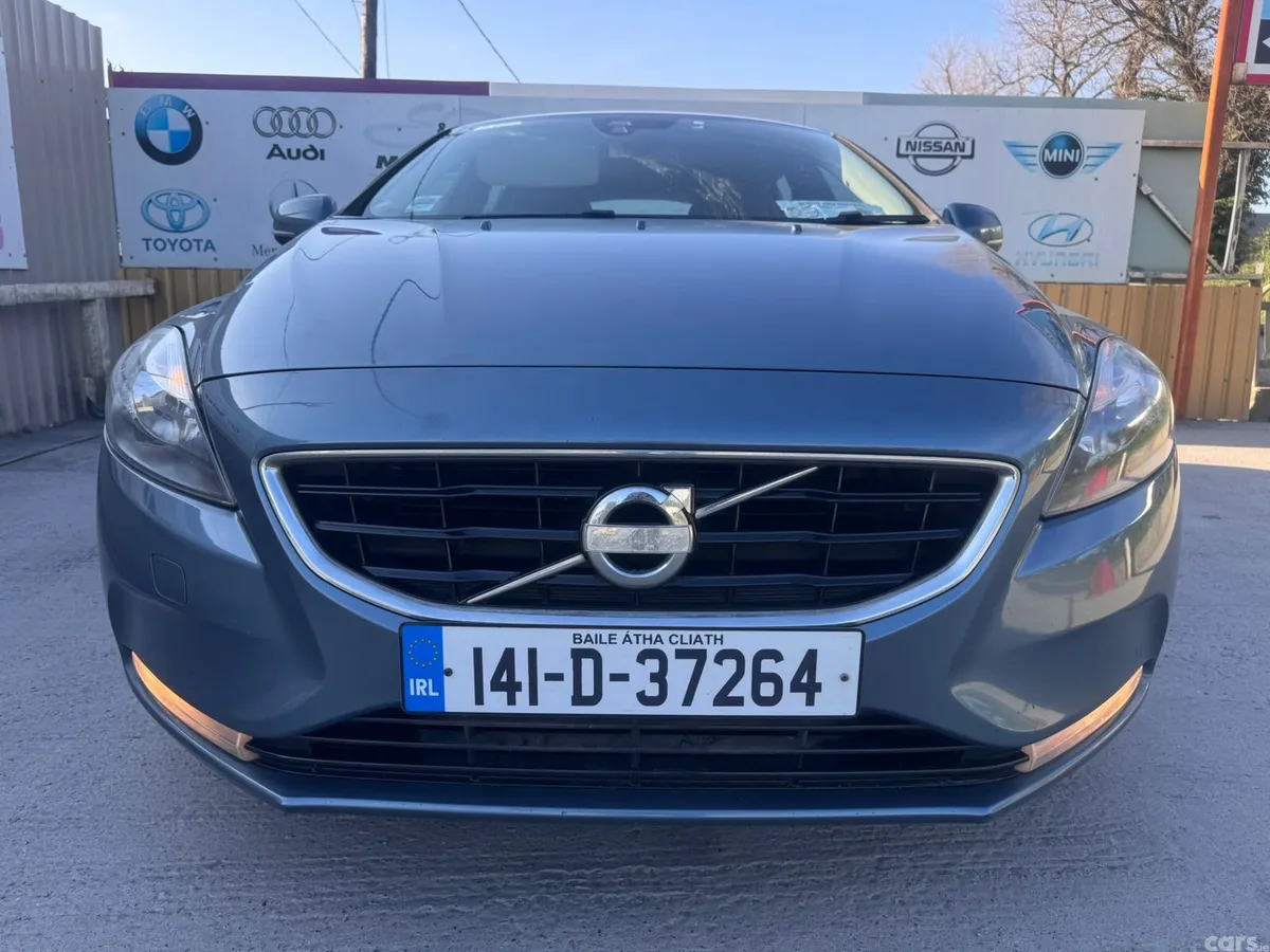 Volvo V40 Hatchback, Diesel, 2014, Blue