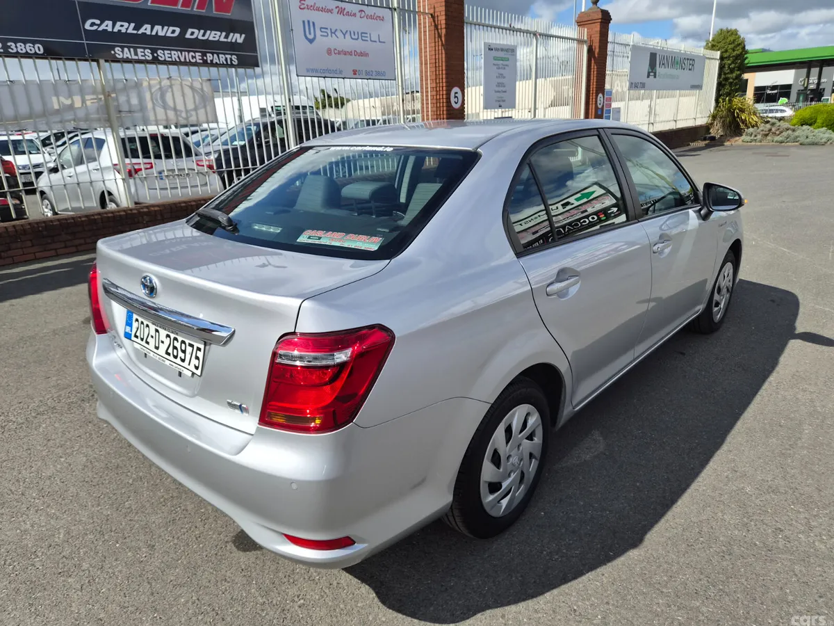 Toyota Corolla Saloon, Petrol Hybrid, 2020, Silver