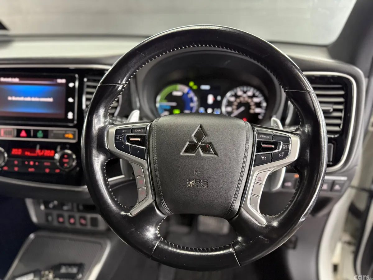Mitsubishi Outlander SUV, Petrol Plug-in Hybrid, 2019, White