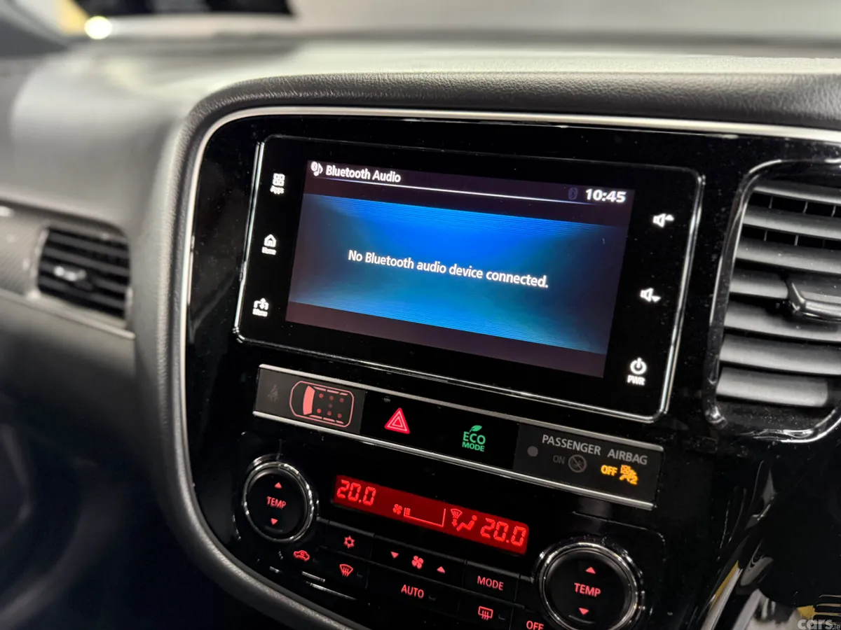 Mitsubishi Outlander SUV, Petrol Plug-in Hybrid, 2019, White