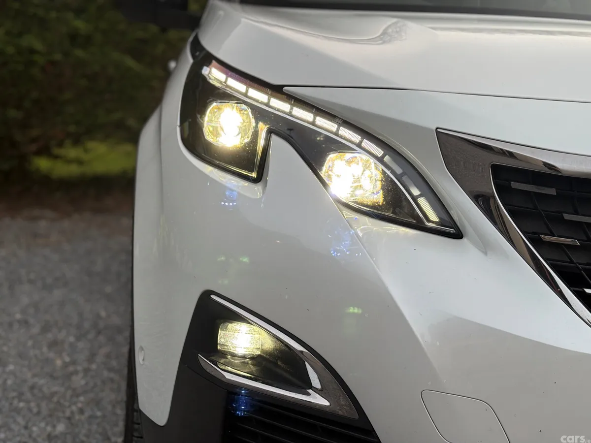 Peugeot 3008 MPV, Diesel, 2018, White