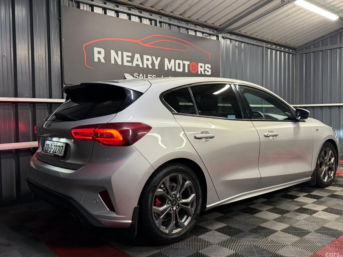 Ford Focus Hatchback, Diesel, 2022, Grey