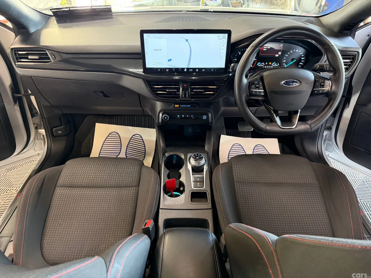 Ford Focus Hatchback, Diesel, 2022, Grey
