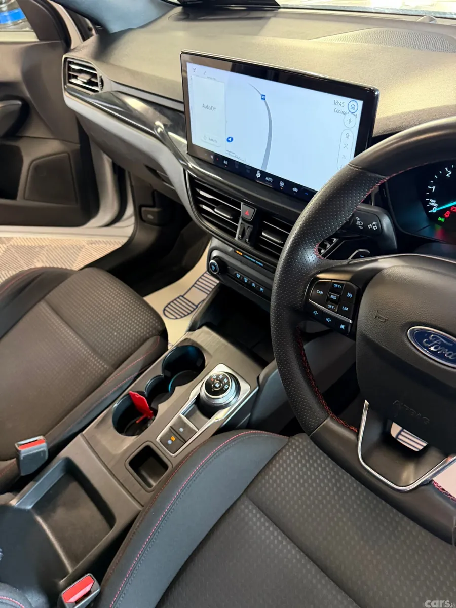 Ford Focus Hatchback, Diesel, 2022, Grey