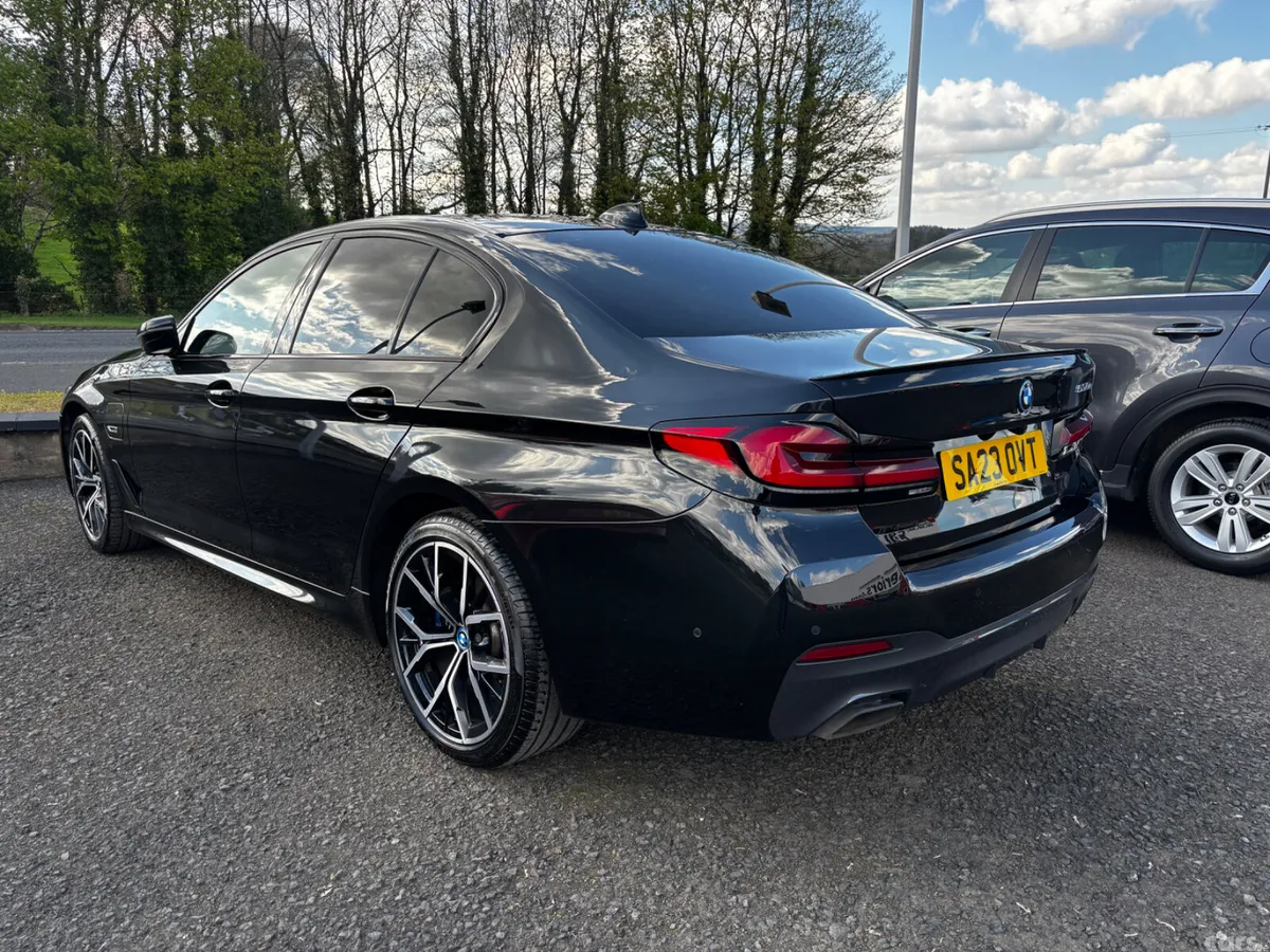 BMW 5-Series Saloon, Petrol Hybrid, 2023, Black
