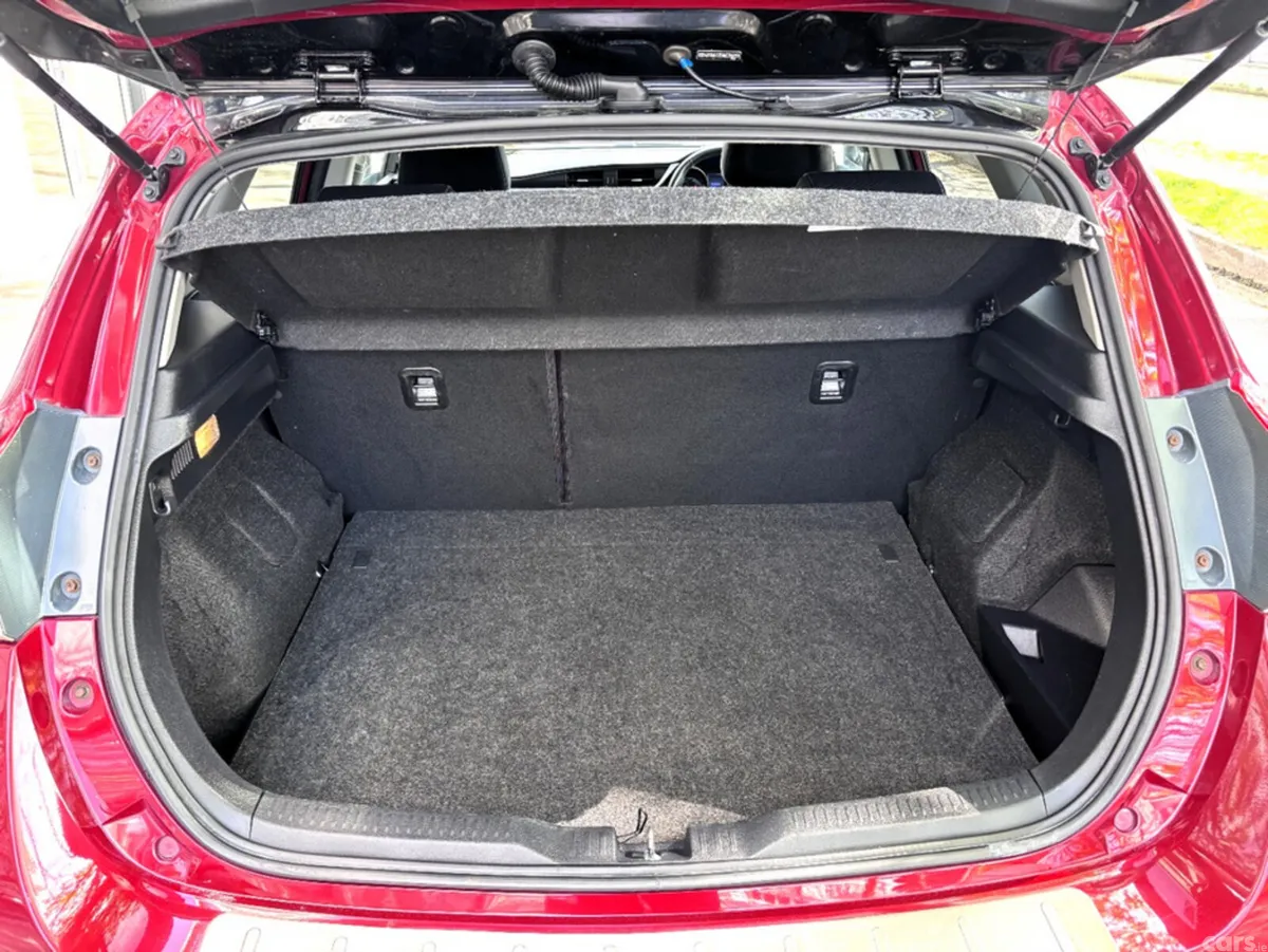Toyota Auris Hatchback, Petrol Hybrid, 2018, Red