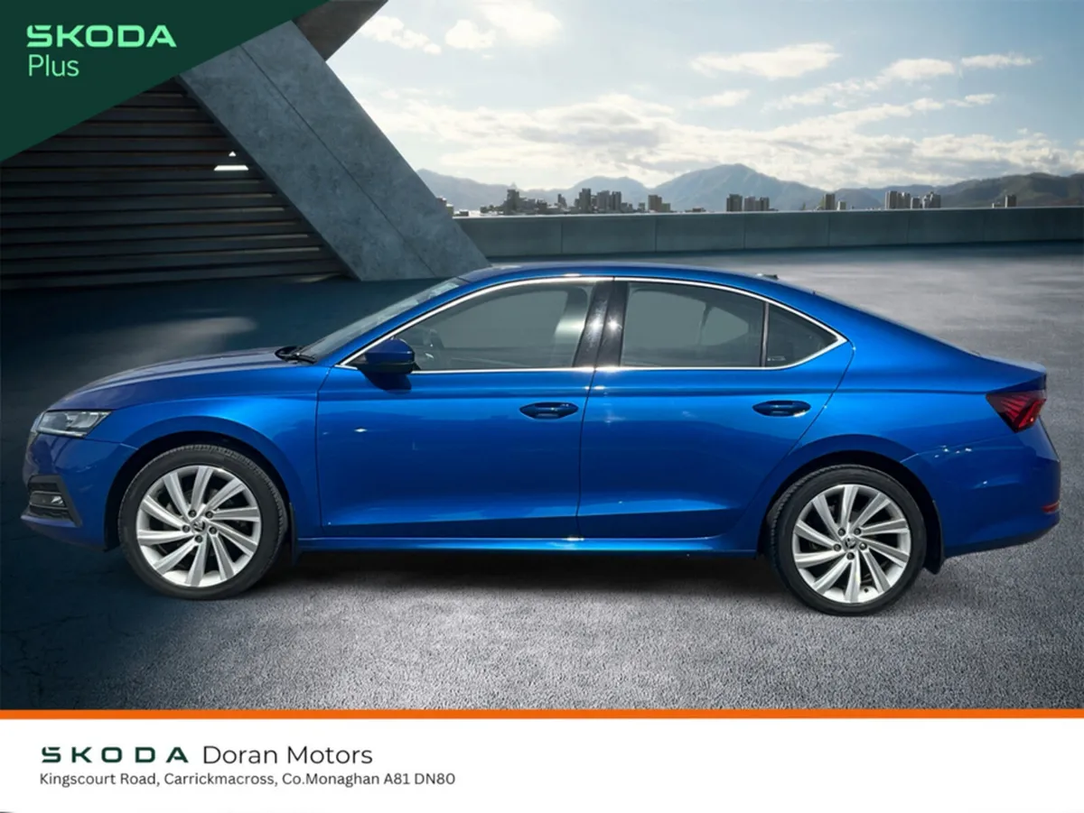 Skoda Octavia Hatchback, Diesel, 2023, Blue