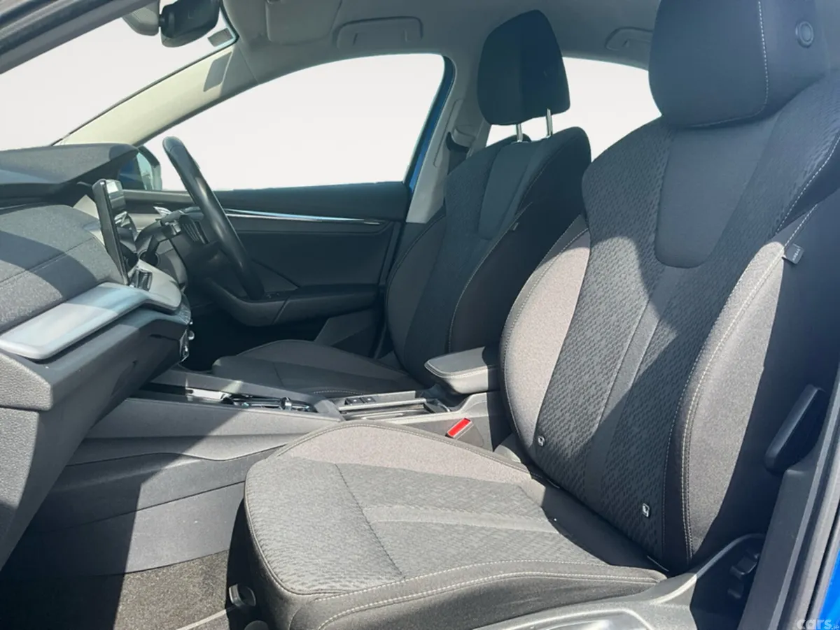 Skoda Octavia Hatchback, Diesel, 2023, Blue