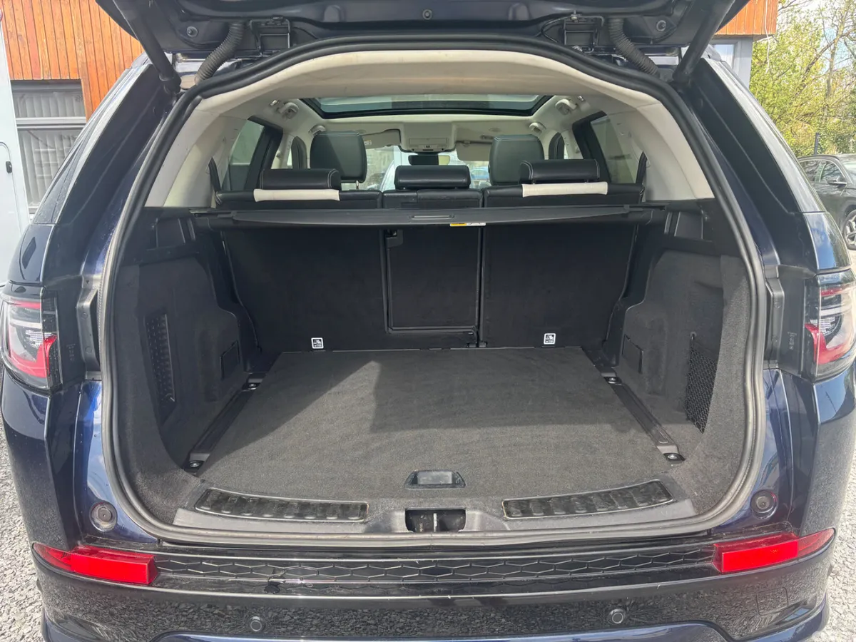 Land Rover Discovery SUV, Petrol Hybrid, 2022, Blue
