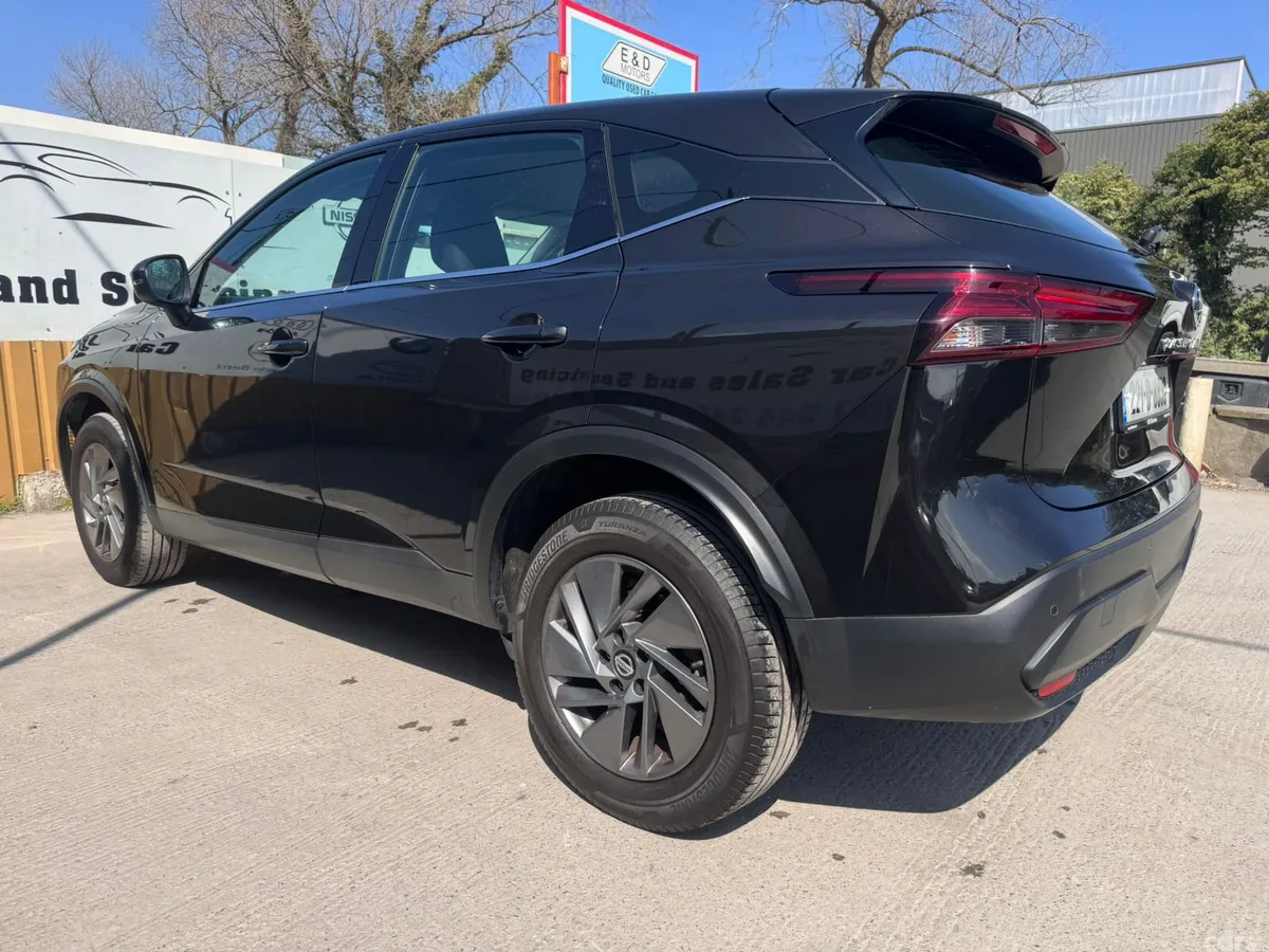 Nissan Qashqai MPV, Petrol, 2022, Black