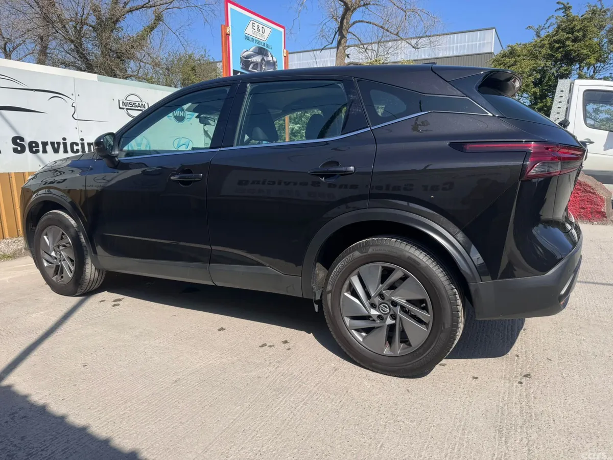 Nissan Qashqai MPV, Petrol, 2022, Black