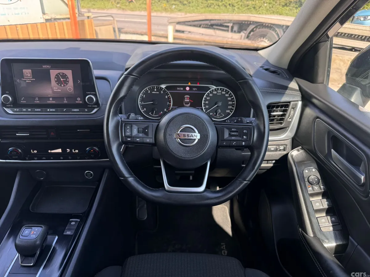 Nissan Qashqai MPV, Petrol, 2022, Black