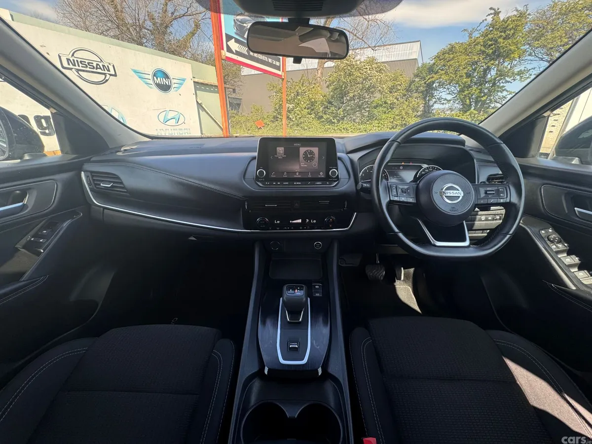 Nissan Qashqai MPV, Petrol, 2022, Black