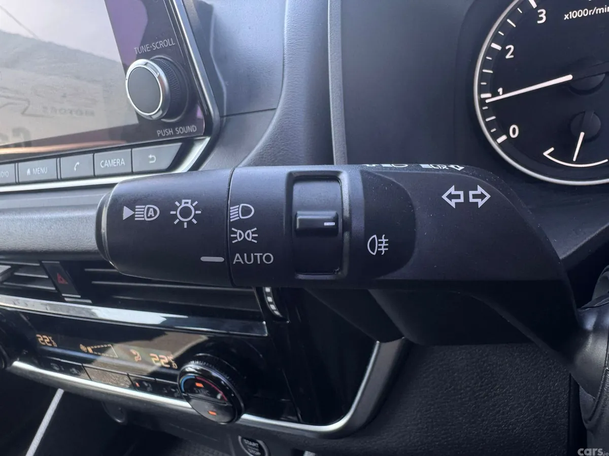 Nissan Qashqai MPV, Petrol, 2022, Black