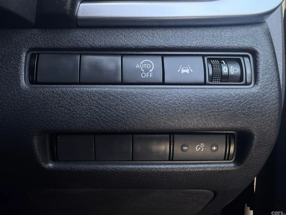 Nissan Qashqai MPV, Petrol, 2022, Black