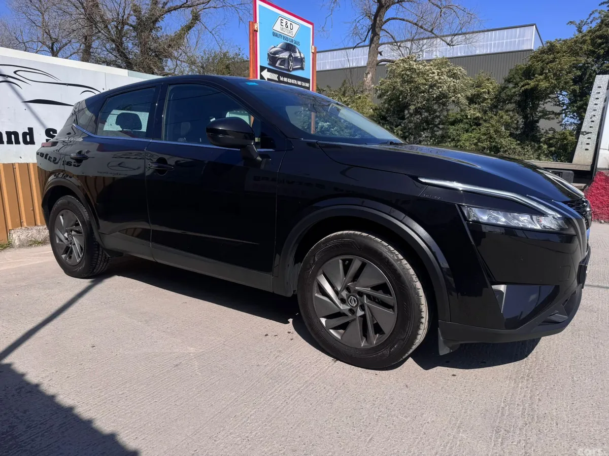 Nissan Qashqai MPV, Petrol, 2022, Black