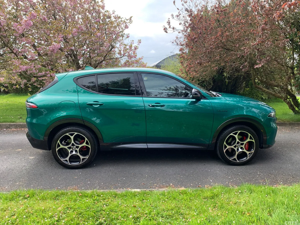 Alfa Romeo Tonale MPV, Petrol Plug-in Hybrid, 2023, Green