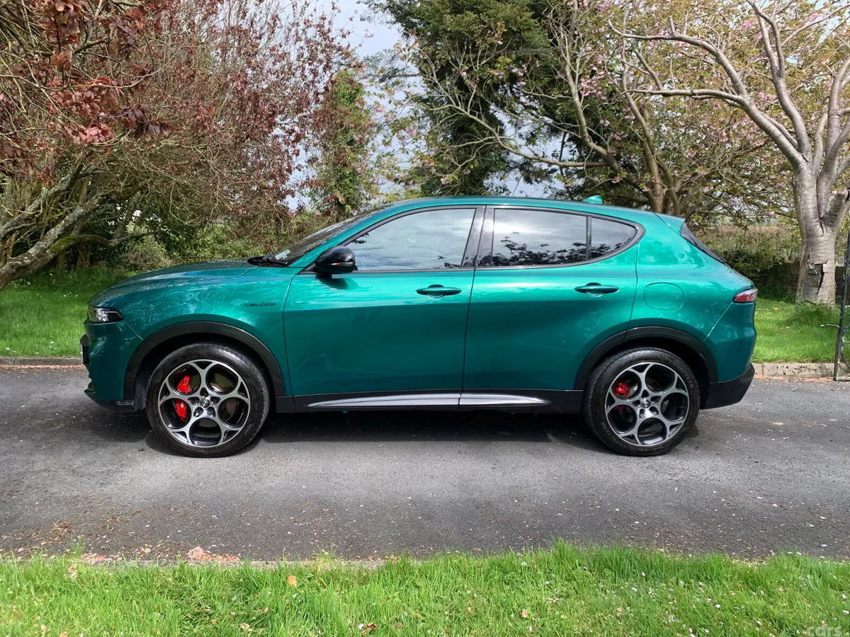 Alfa Romeo Tonale MPV, Petrol Plug-in Hybrid, 2023, Green