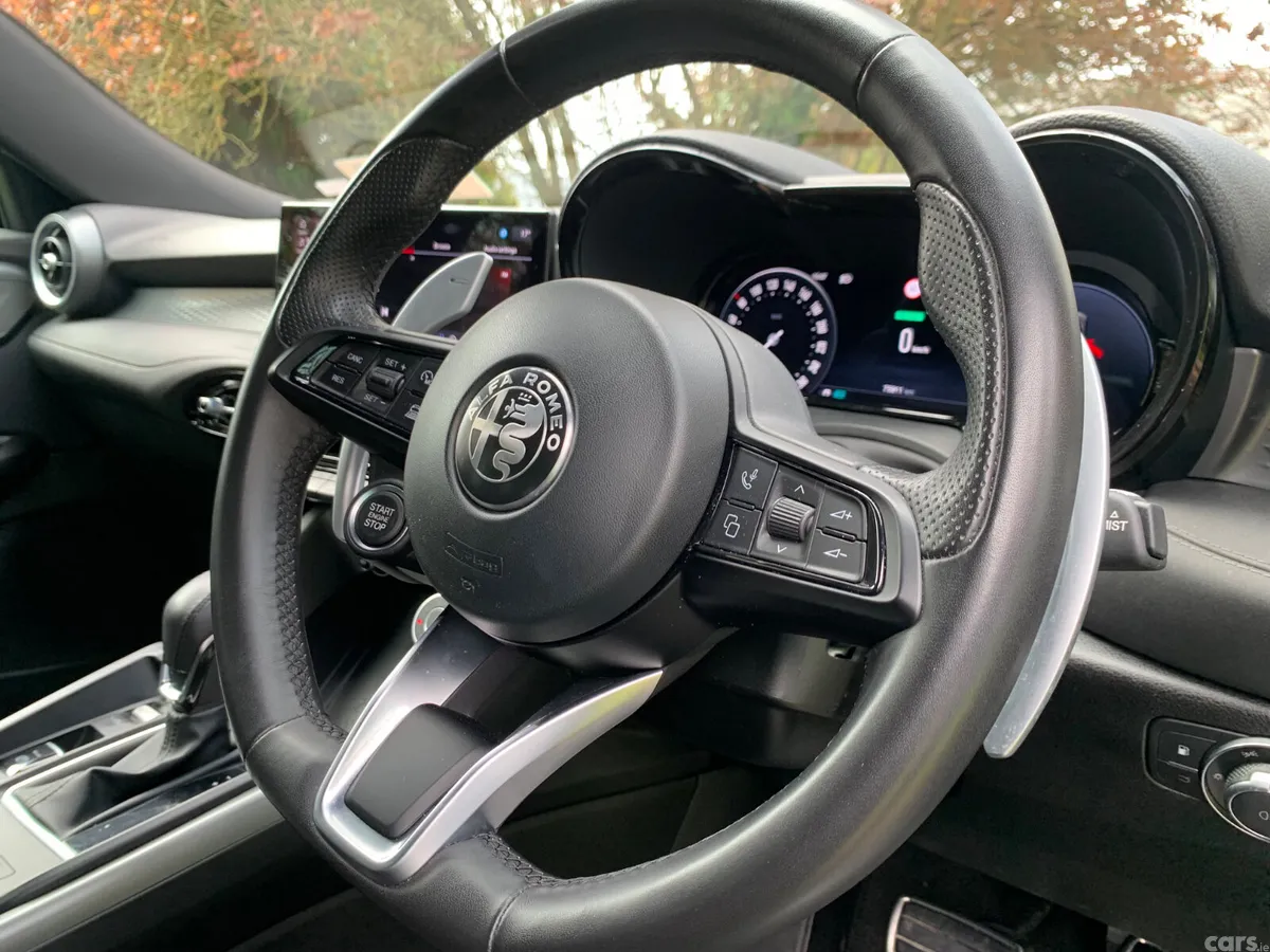 Alfa Romeo Tonale MPV, Petrol Plug-in Hybrid, 2023, Green