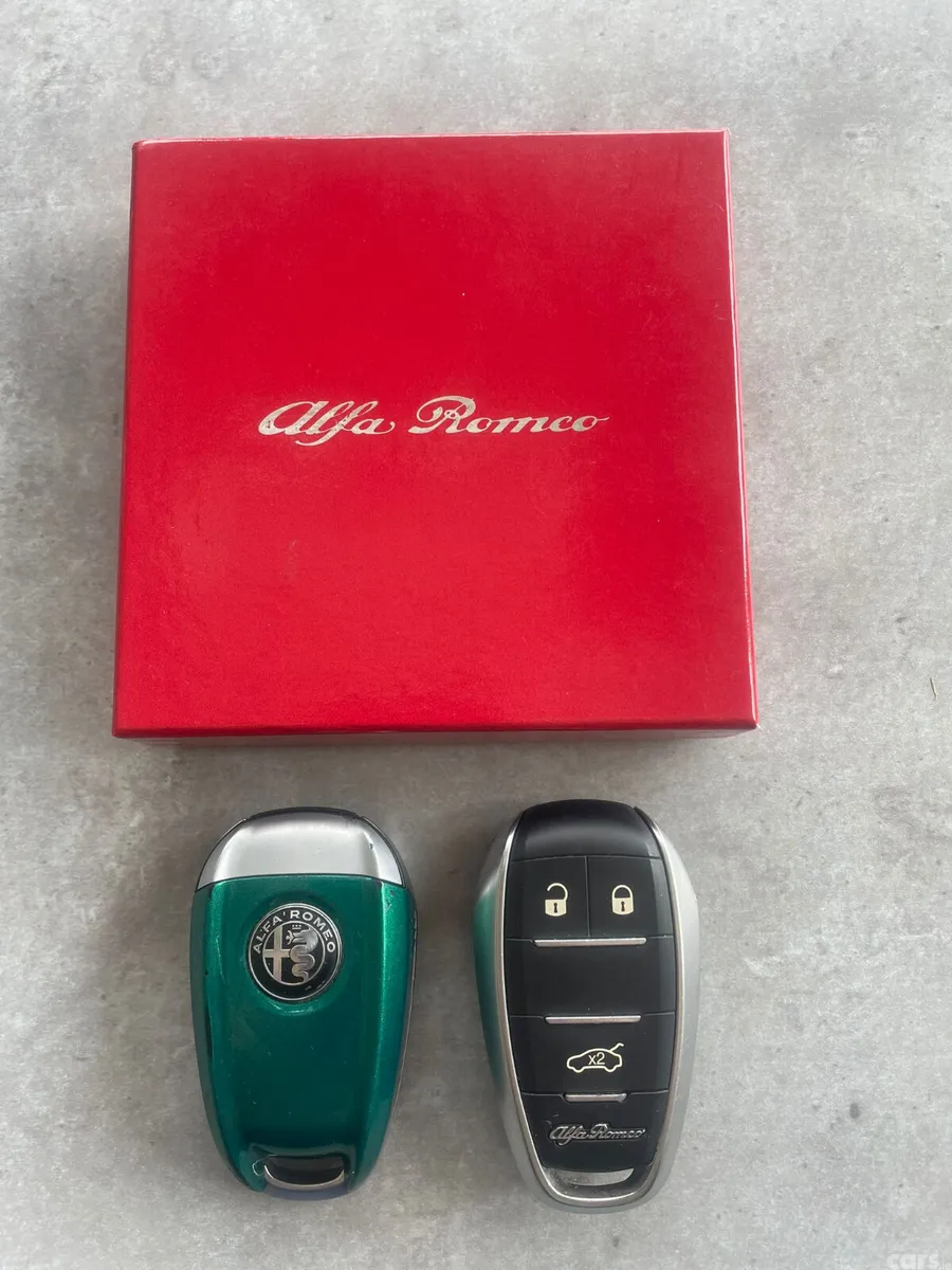 Alfa Romeo Tonale MPV, Petrol Plug-in Hybrid, 2023, Green