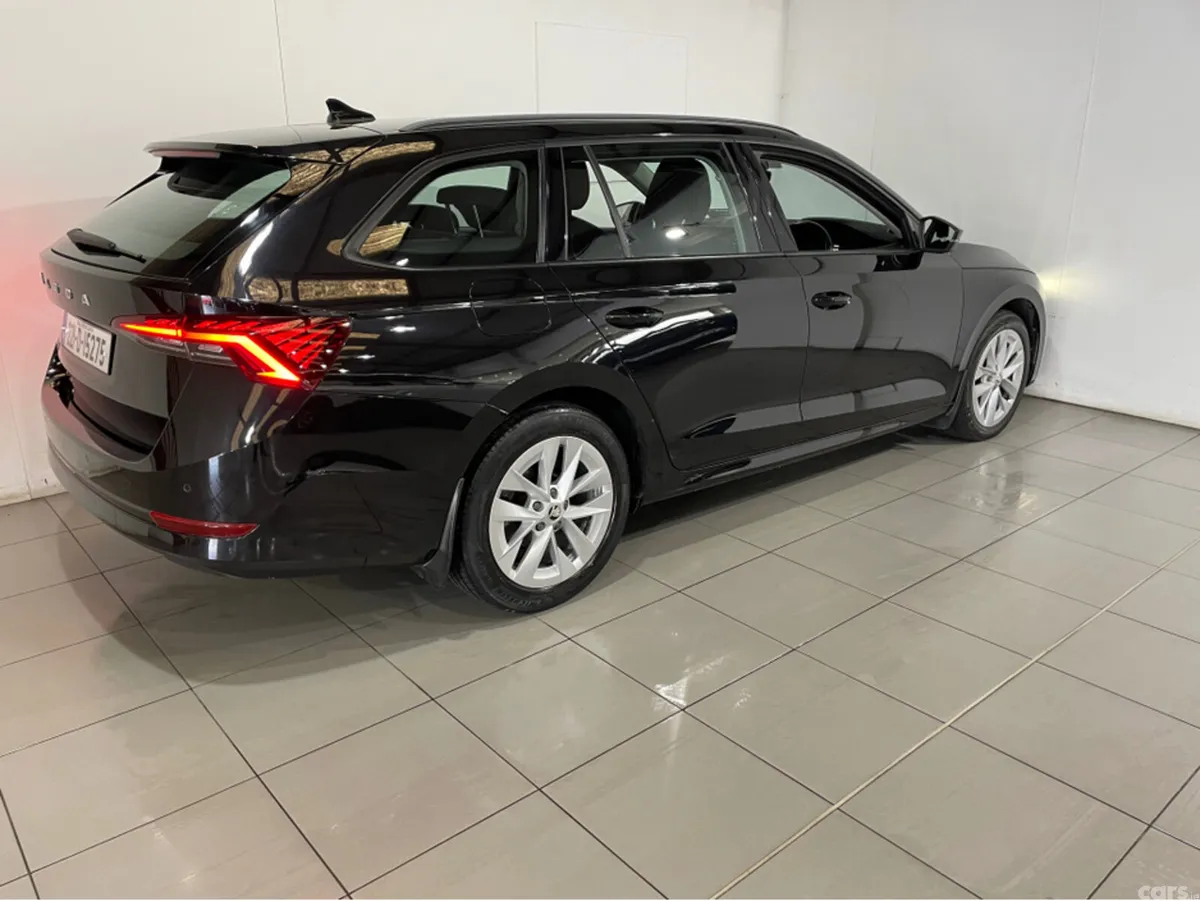 Skoda Octavia Estate, Diesel, 2022, Black