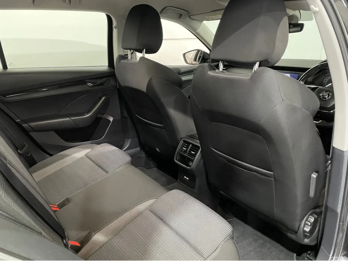 Skoda Octavia Estate, Diesel, 2022, Black