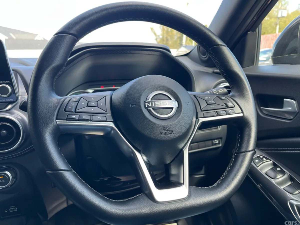 Nissan Juke MPV, Petrol Hybrid, 2024, Red