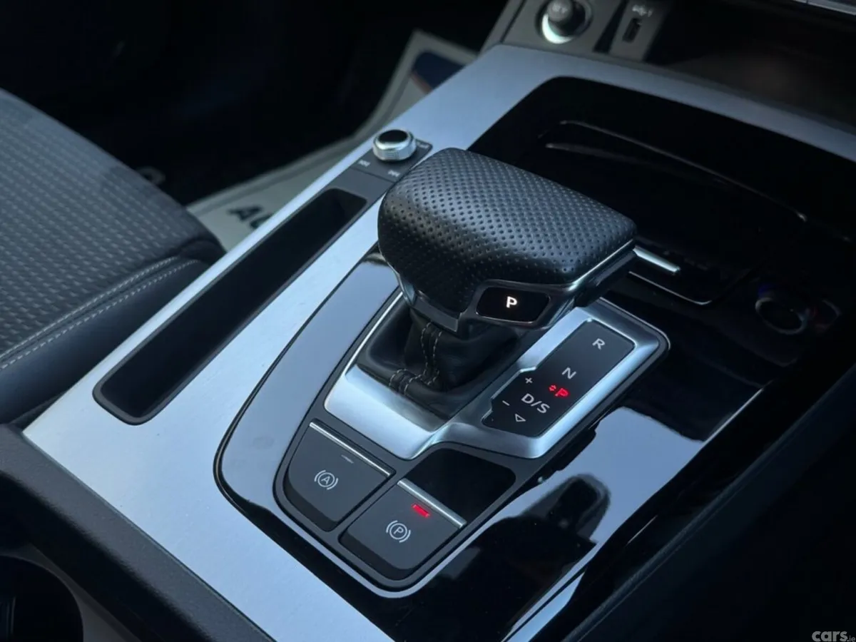 Audi Q5 SUV, Diesel Hybrid, 2023, Blue