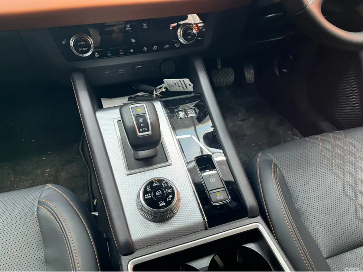 Mitsubishi Outlander SUV, Petrol Plug-in Hybrid, 2024, White