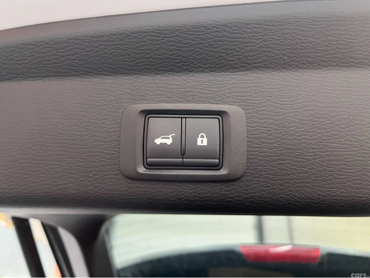 Mitsubishi Outlander SUV, Petrol Plug-in Hybrid, 2024, White