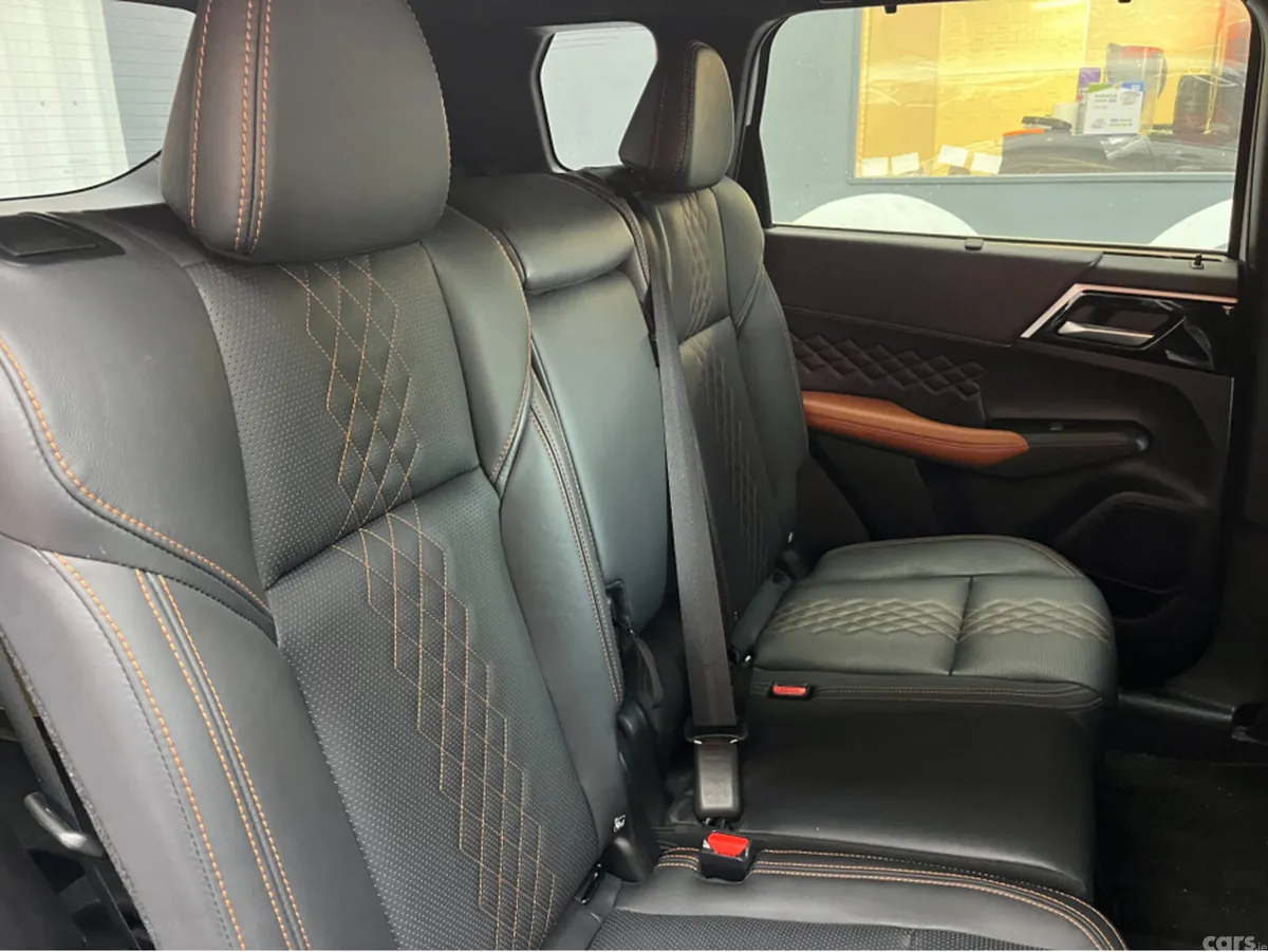 Mitsubishi Outlander SUV, Petrol Plug-in Hybrid, 2024, White