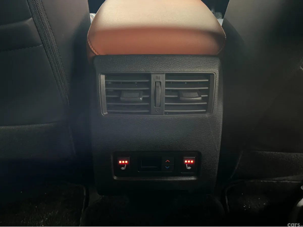 Mitsubishi Outlander SUV, Petrol Plug-in Hybrid, 2024, White