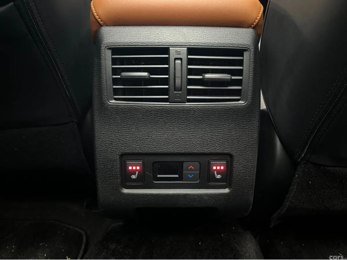 Mitsubishi Outlander SUV, Petrol Plug-in Hybrid, 2024, Black