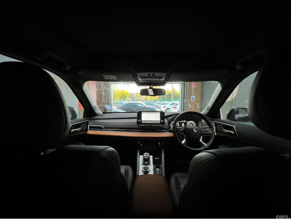 Mitsubishi Outlander SUV, Petrol Plug-in Hybrid, 2024, Black