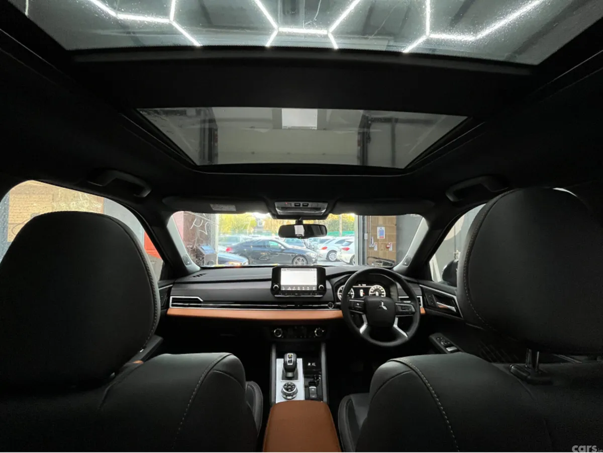 Mitsubishi Outlander SUV, Petrol Plug-in Hybrid, 2024, Black