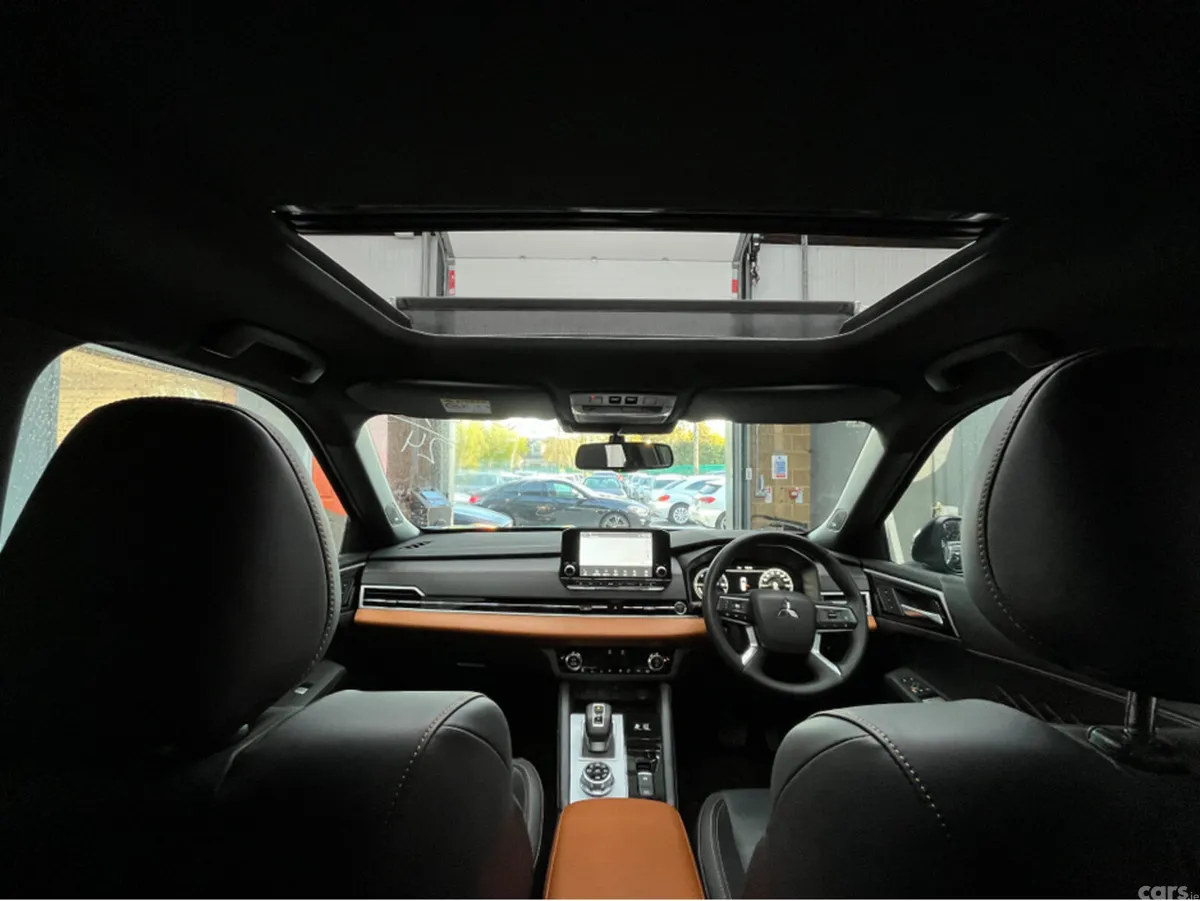 Mitsubishi Outlander SUV, Petrol Plug-in Hybrid, 2024, Black