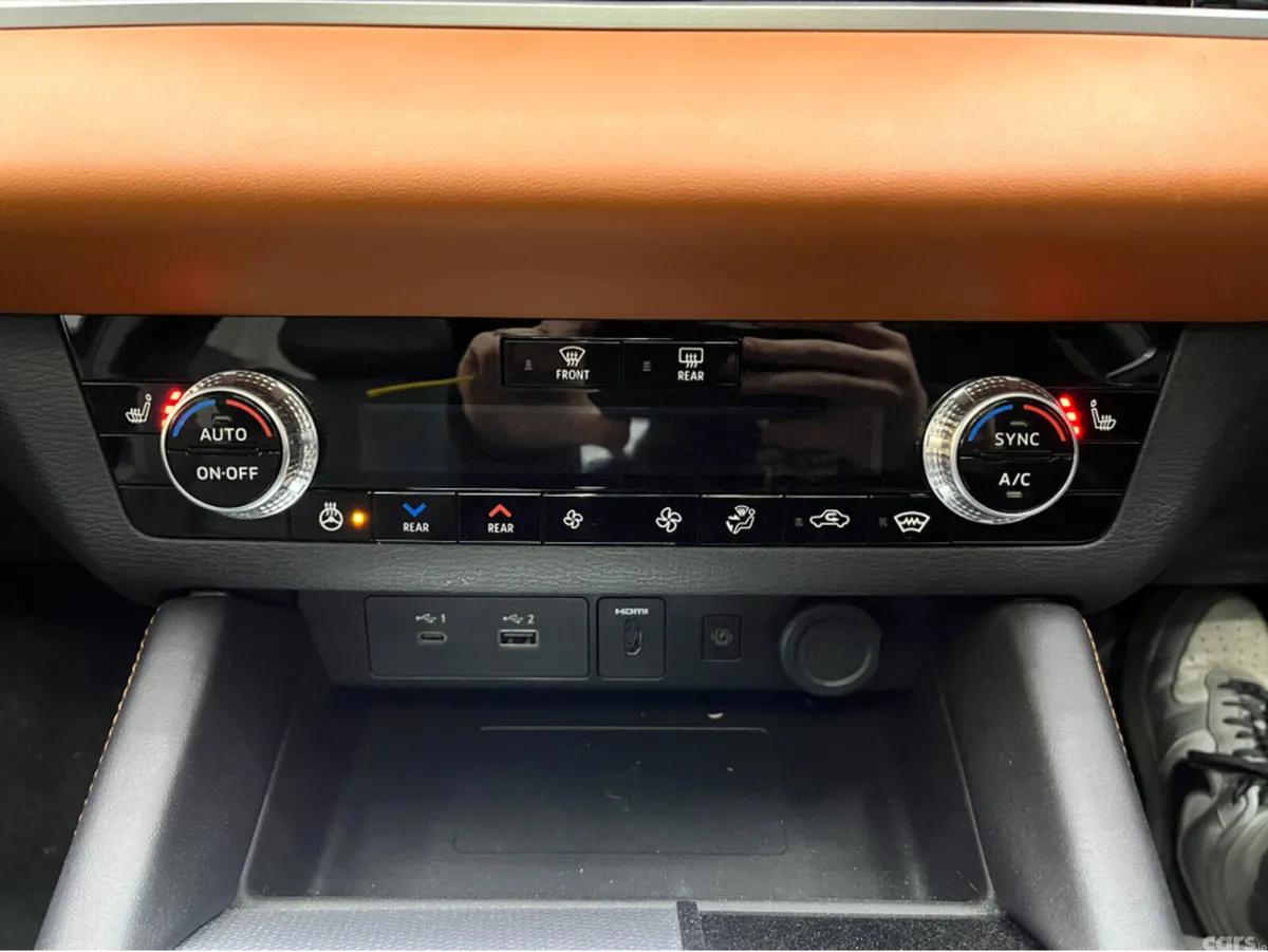 Mitsubishi Outlander SUV, Petrol Plug-in Hybrid, 2024, Black