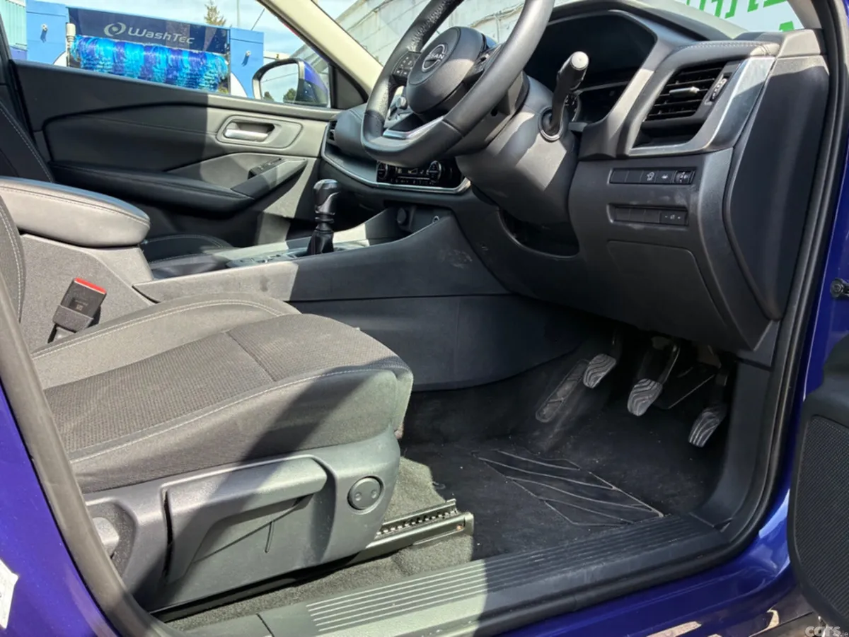 Nissan Qashqai MPV, Petrol, 2023, Blue