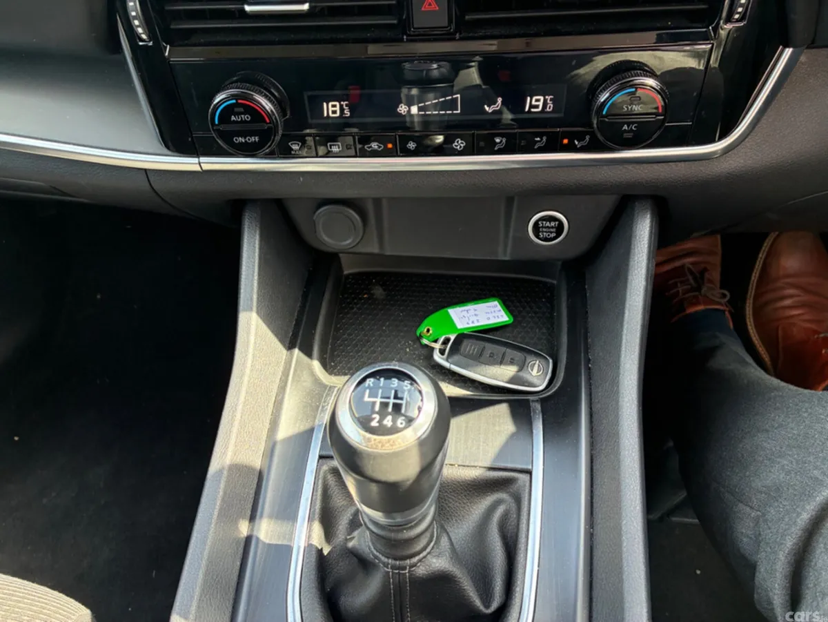Nissan Qashqai MPV, Petrol, 2023, Blue
